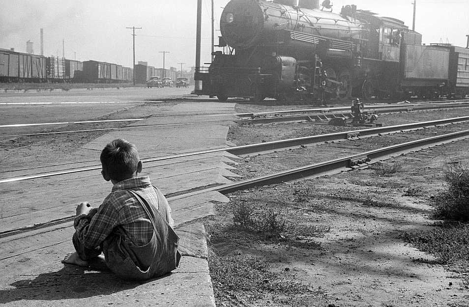 Child who lives on other side of the tracks, Minneapolis, Minnesota   Photo: John Vachon