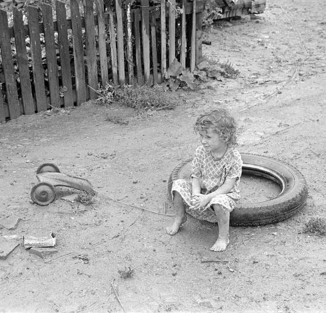 d in Circleville Hooverville, central Ohio Photo: Ben Shahn