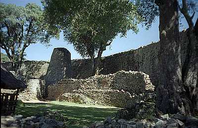 Great Zimbabwe by Jan Derk from en.wikipedia.org