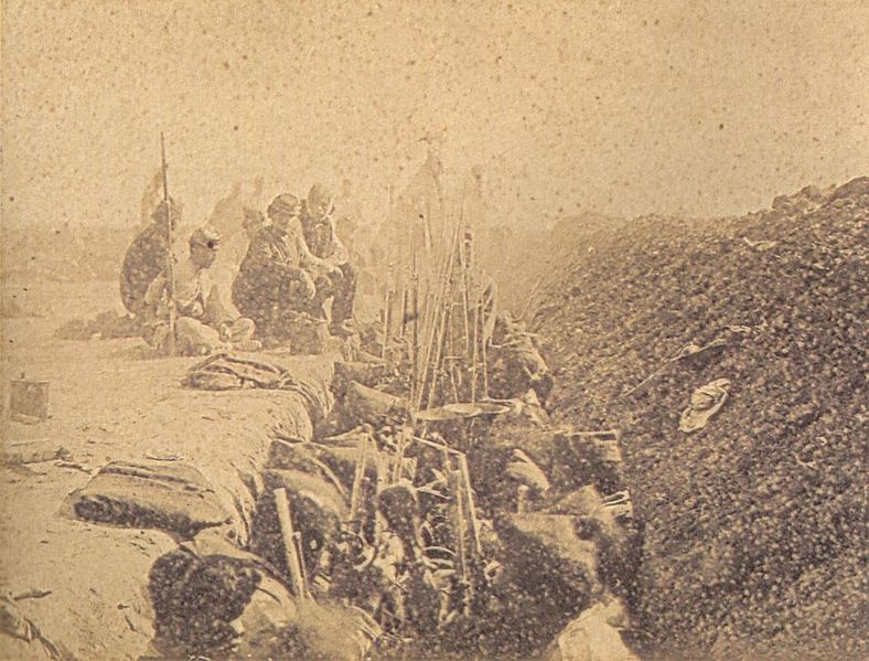 Trench with Uruguayan soldiers from the 24 April Batallion at Tuyutí. Albumen print, 1866.