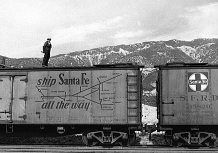 Eastbound Union Pacific waiting in  a siding, Alray, California   Photo: Jack Delano