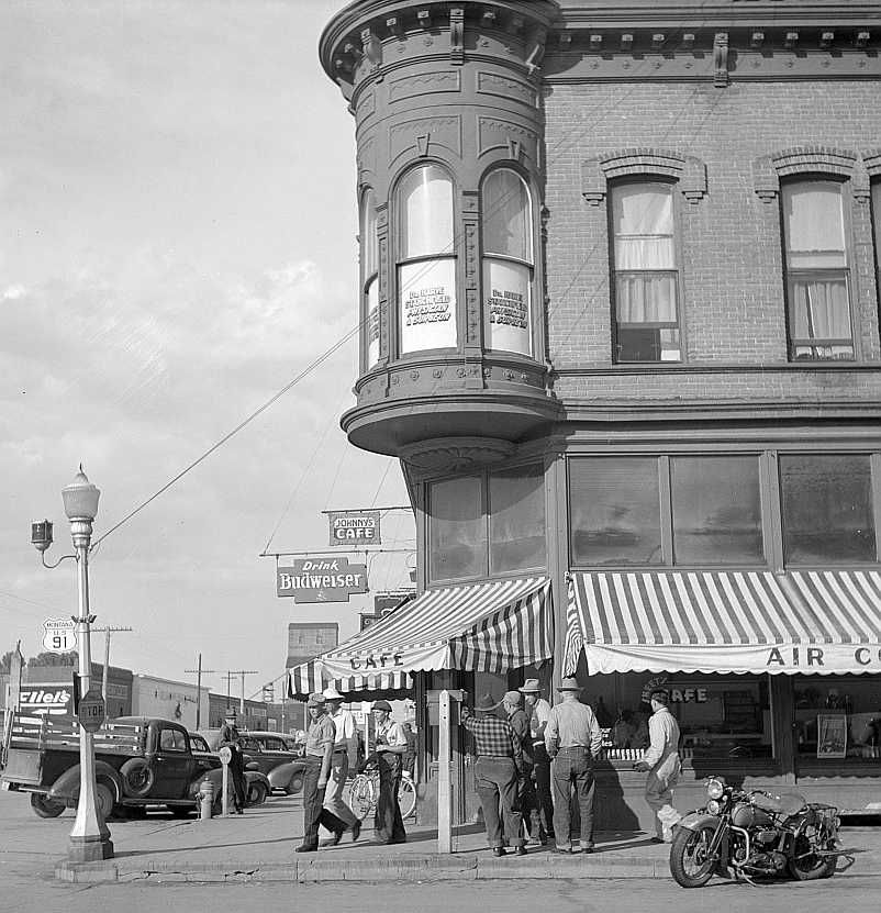  Dillon, Montana, trading center for prosperous cattle and sheep country Photo: Russell Lee