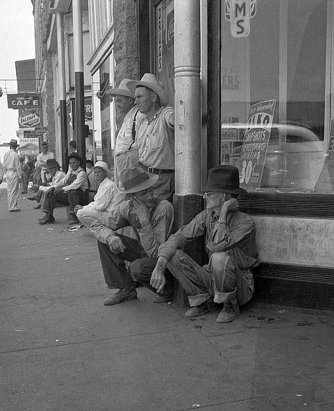 Sallisaw, Sequoyah County, Oklahoma. Oklahoma drought farmers. - Dorothea Lange