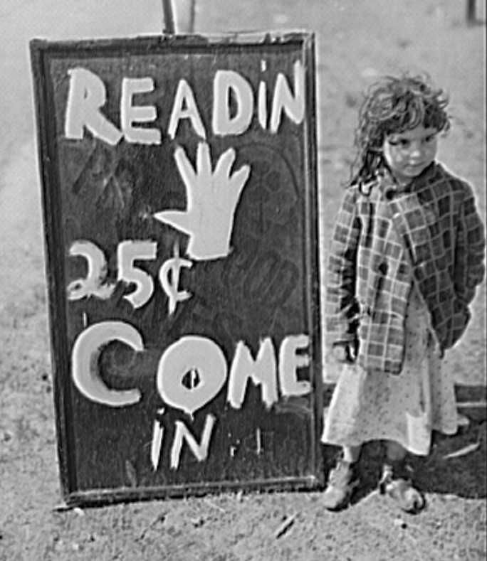 Gypsy child on U.S. Route 13 south of Salisbury, Maryland Photo: Jack Delano