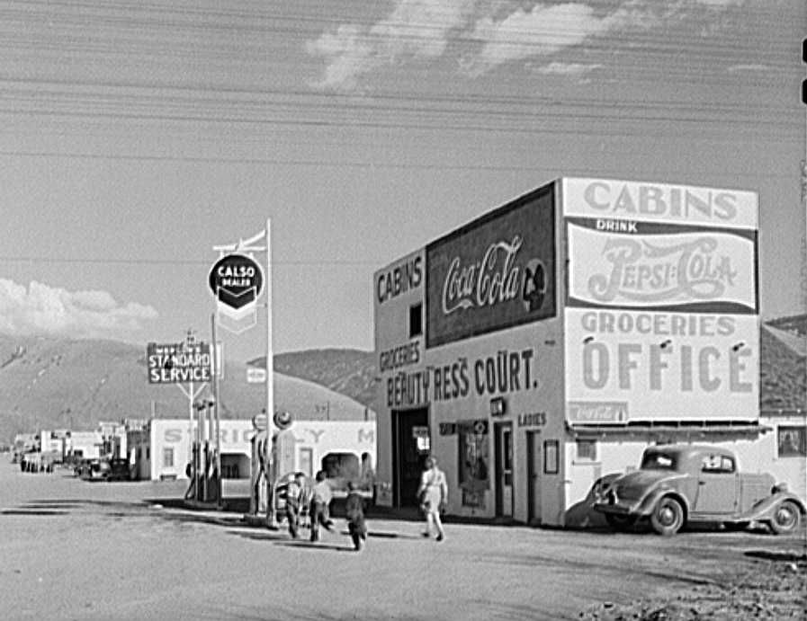 Missoula, Montana. Entering the town  Photo: John Vachon