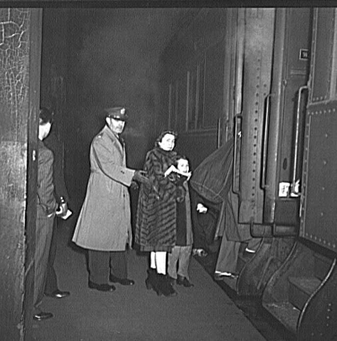 Passengers boarding a train at Union Station, Chicago, Illinois Photo: Jack Delano