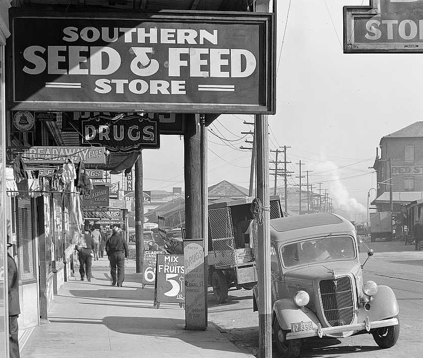 Waterfront in New Orleans. French market sidewalk scene. Louisiana   Photo: Walker Evans  